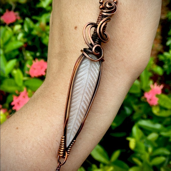 Moonstone copper wire wrapped pendant necklace - Picture 10 of 10